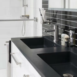 Tiger Karlo Badkamermeubel 120cm Chalet Eik Met Zwart Wastafelblad -Pro Badkamer Verkoop 123 107