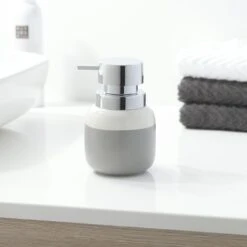 Sealskin Zeepdispenser Sphere Lichtgrijs Keramiek 8 Sealskin Zeepdispenser Sphere Lichtgrijs Keramiek -Pro Badkamer Verkoop 123 1380