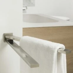 Tiger Handdoekrek Items Met Draaibare Armen RVS -Pro Badkamer Verkoop 123 1650